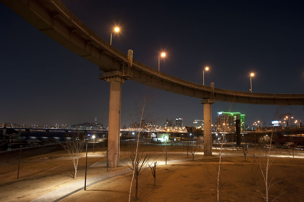 Ttukseom Cultural Complex J-Bug