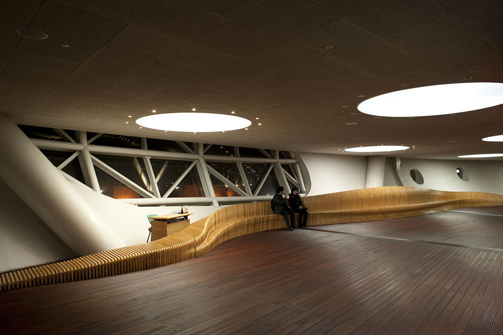 Ttukseom Cultural Complex J-Bug